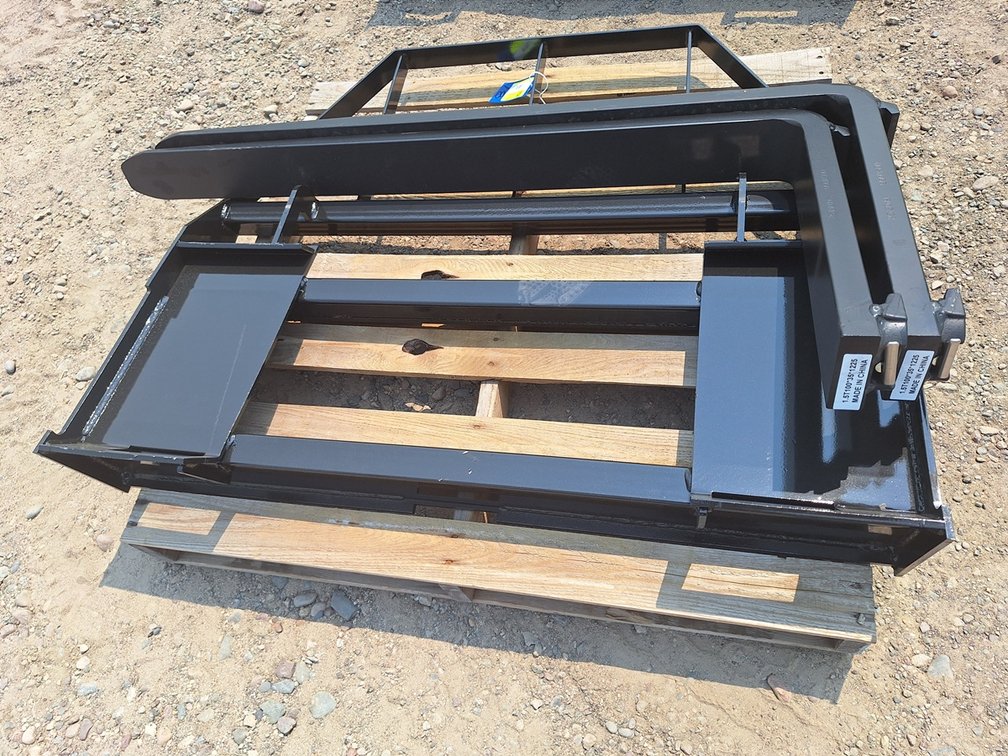 2025 Mower King Skid Steer Forks, Model SA, Adjustable, Quick Attach, 4,000lbs Rating, 352 lbs, 4\uFFFd1.4\uFFFd50, Unused