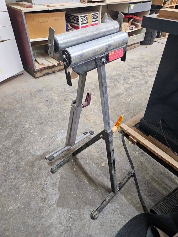 2 Roller Feed Stands, Adjustable Height