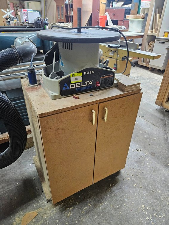 Delta BOSS Bench Oscillating Spindle Sander with Wood Cabinet on Wheels, 120V