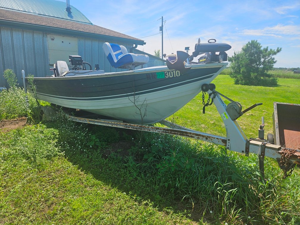 Crestliner Nordic 16' Fishing Boat, Shorelander Trailer, Johnson 40 HP Motor, Minnkota Trolling Motor, More