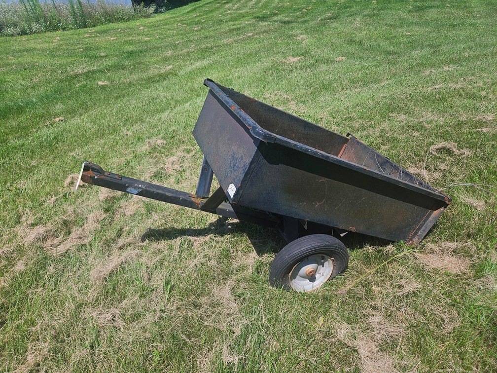 Lawn Trailer, 43"x33"