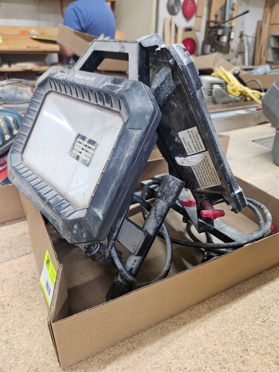 2 LED Worklights