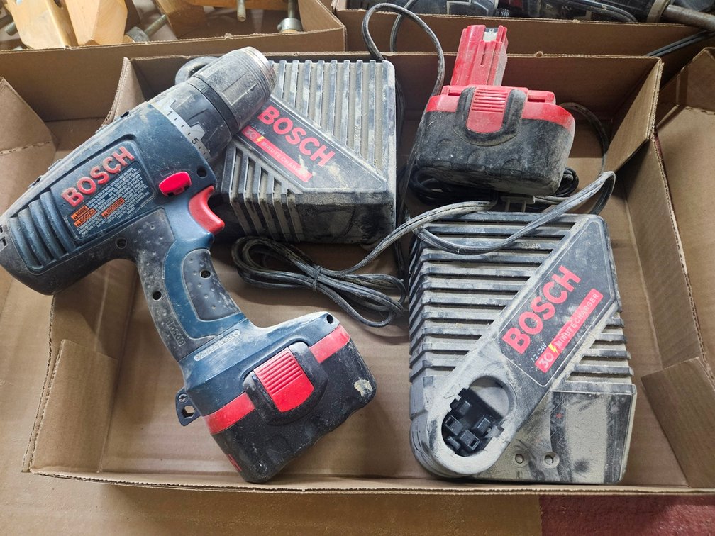 Bosch 12V Drill, 2 Batteries and Charger