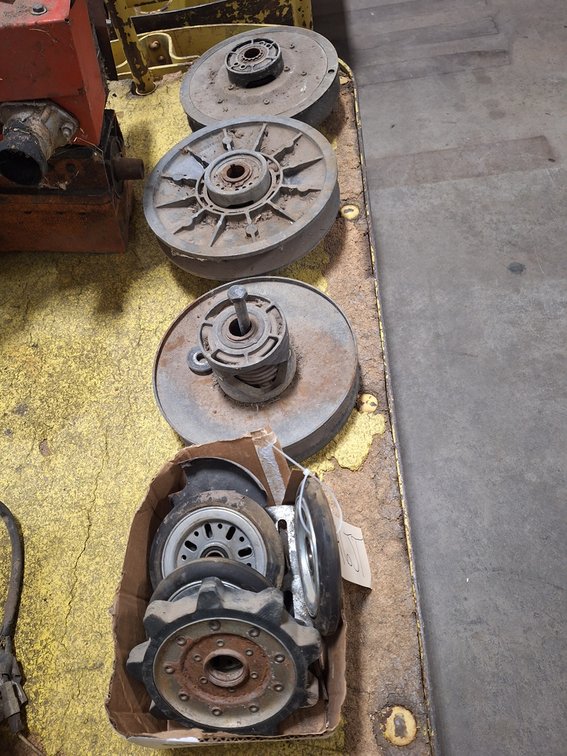 3 Secondary Clutches, Bogie Wheels
