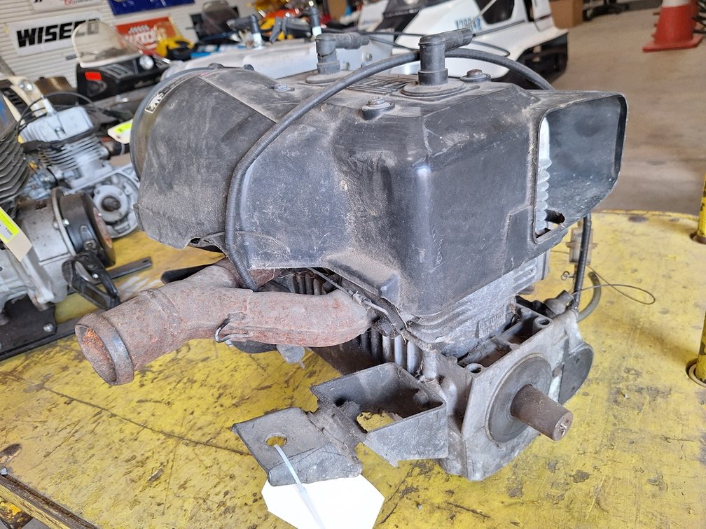 Yamaha Twin, Stuck