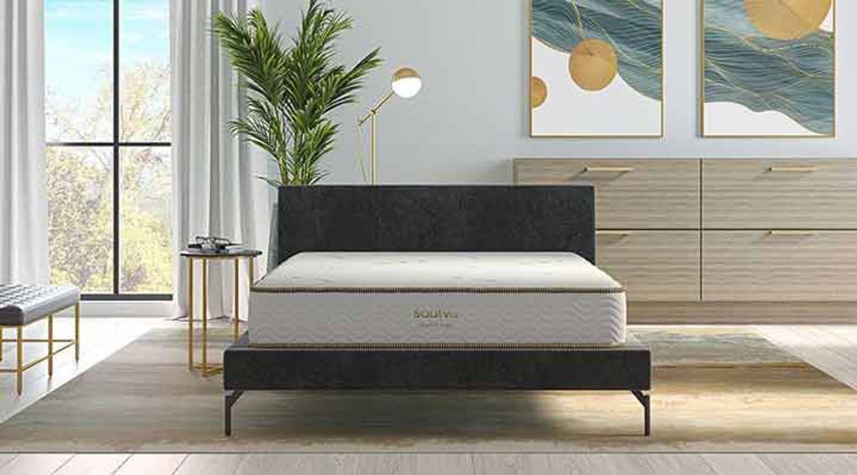 Saatva Memory Foam Hybrid Queen Mattress Online Retail: $1999