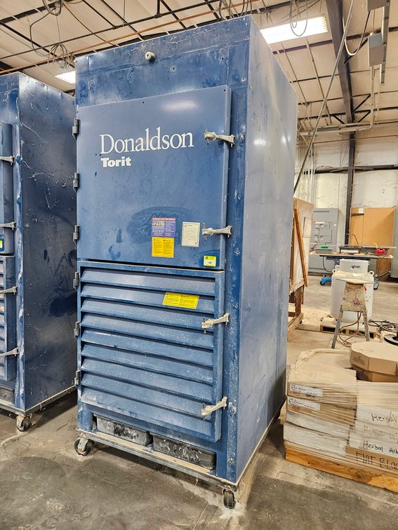 Donaldson Torit Dust Collector on Wheels, Model DWS4, Serial 1885843, 208-460V, 3 PH