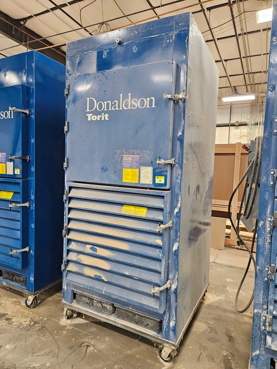 Donaldson Torit Dust Collector on Wheels, Model DWS4, Serial 2100268, 208-460V, 3 PH