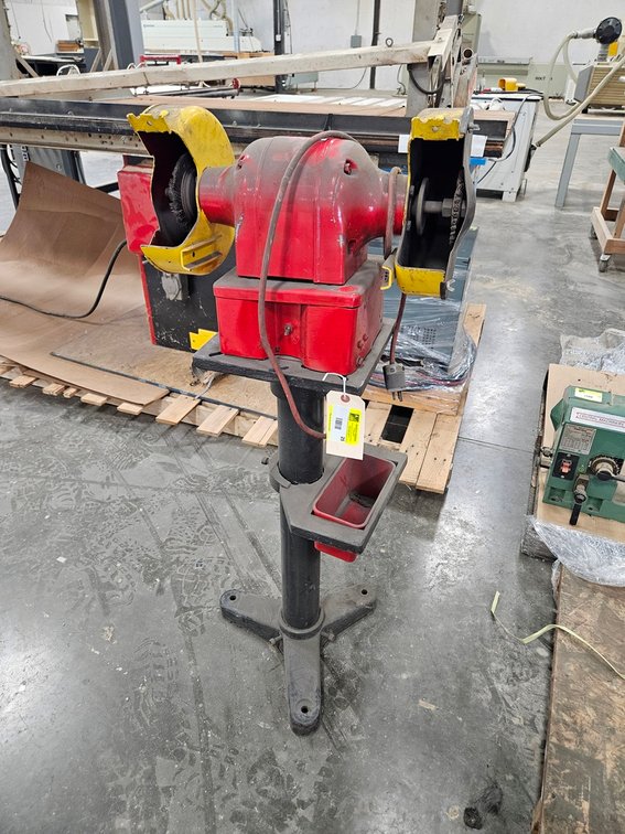 Black & Decker Heavy Duty 8" Pedestal Bench Grinder, Model 432S, 120V