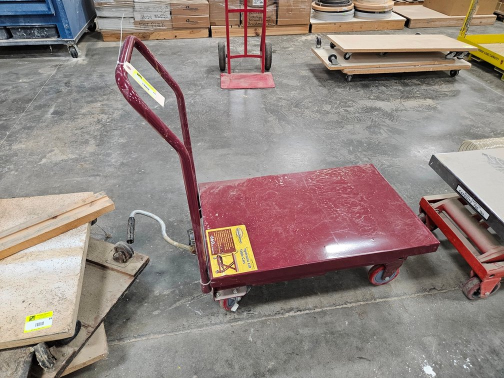 Northern Industrial Hydraulic Lift Cart, 660 Lb. Capacity, Item #143646