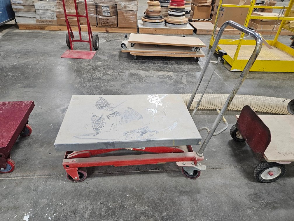 Hydraulic Lift Cart, 750 Lb. Capacity
