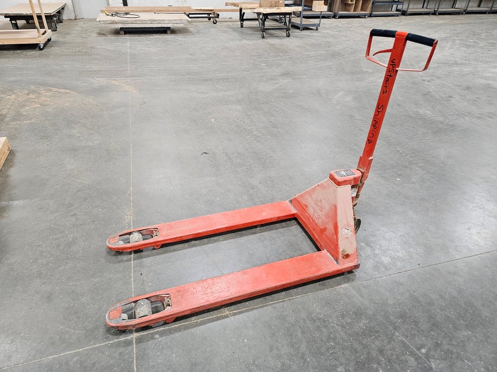 BT 5000 Pallet Jack, Model L2300