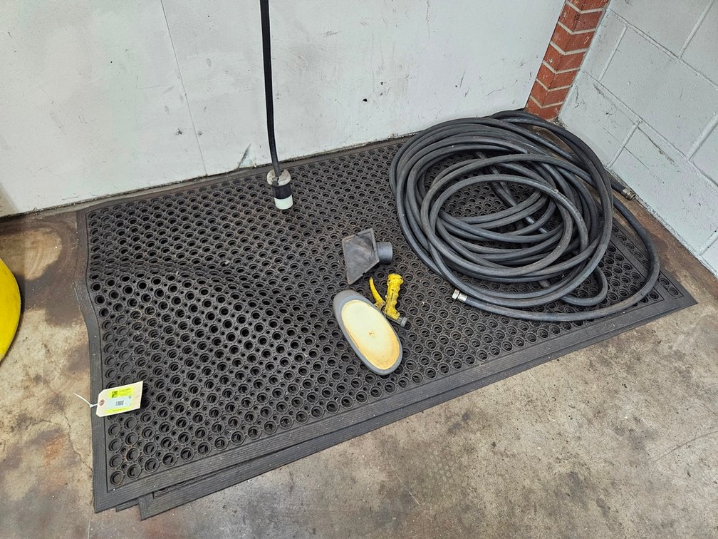 Assorted Rubber Mats, Hose