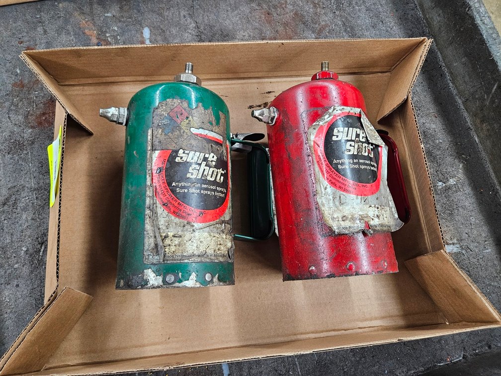 2 Fluid Canisters