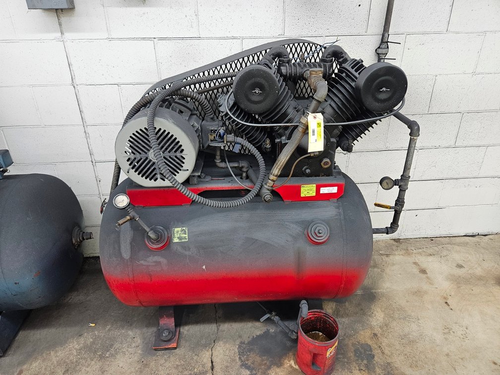 Industrial Air Compressor, 220V, 3 PH, Pressure Regulator Needs to be Replaced