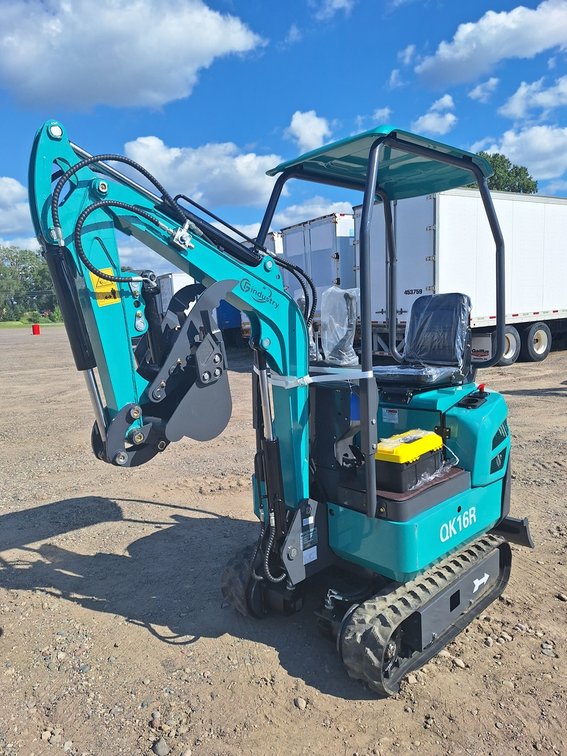 2025 CFG Mini Excavator, Model QK16R, Serial QK16R202505230658, RATO, 15HP, Bkt, Hydraulic Thumb, Front Fill Blade, Gasoline Engine with EPA, Unused