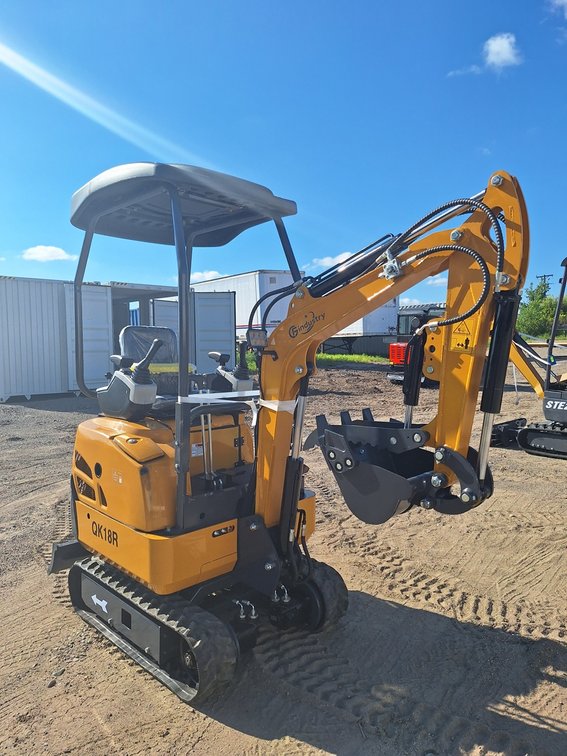 2025 CFG Mini Excavator, Model QK18R, Serial QK18R202505220209, RATO, 13.5HP, 8.6KW, Pilot System, Gasoline Engine with EPA, BKT, Unused