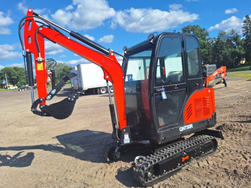 2025 CFG Mini Excavator, Model QNT50R, Serial QNT50R25052200002, RATO, 29HP, 21KW, Gasoline Engine with EPA, Bkt, Off-road Undercarriage Expansion, Hydraulic Thumb, Side Swing, Cab, Unused
