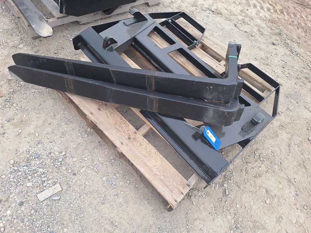 2025 CFG Wheel Loader Forks, Model ISOCPF48-6600-FF, Serial ISOCPF48-6600-FF25052501G, Fits Forklift, Complete, 48", Load Weight 6600 lbs., Unused