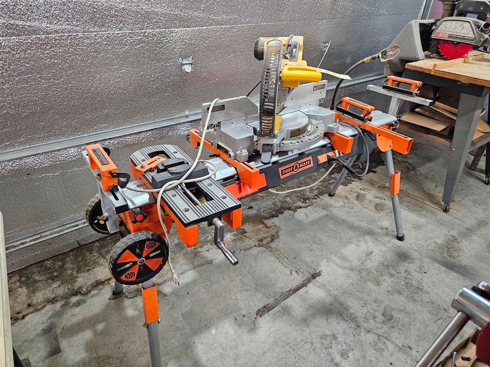 Dewalt DW716 10" Compound Miter Saw 120V with Port A Mate Stand