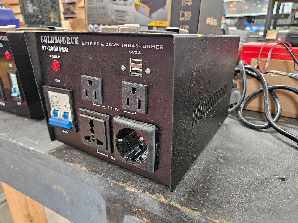 Gold Source Step Up and Down Transformer, ST-3000 PRO
