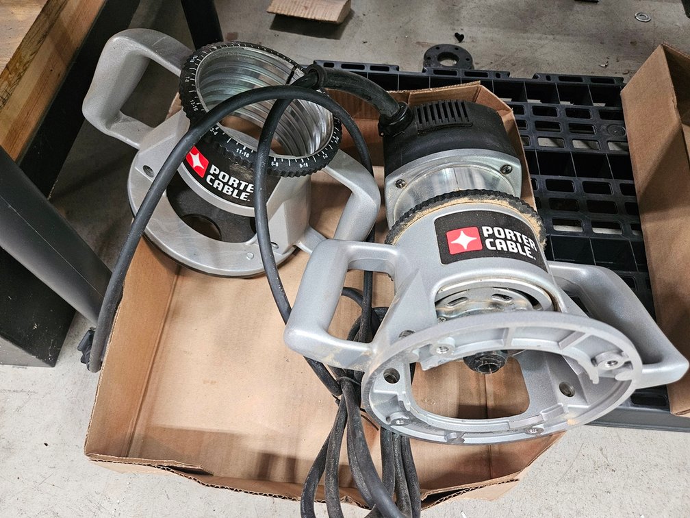 Porter Cable Router, Model 7518, 2 Bases