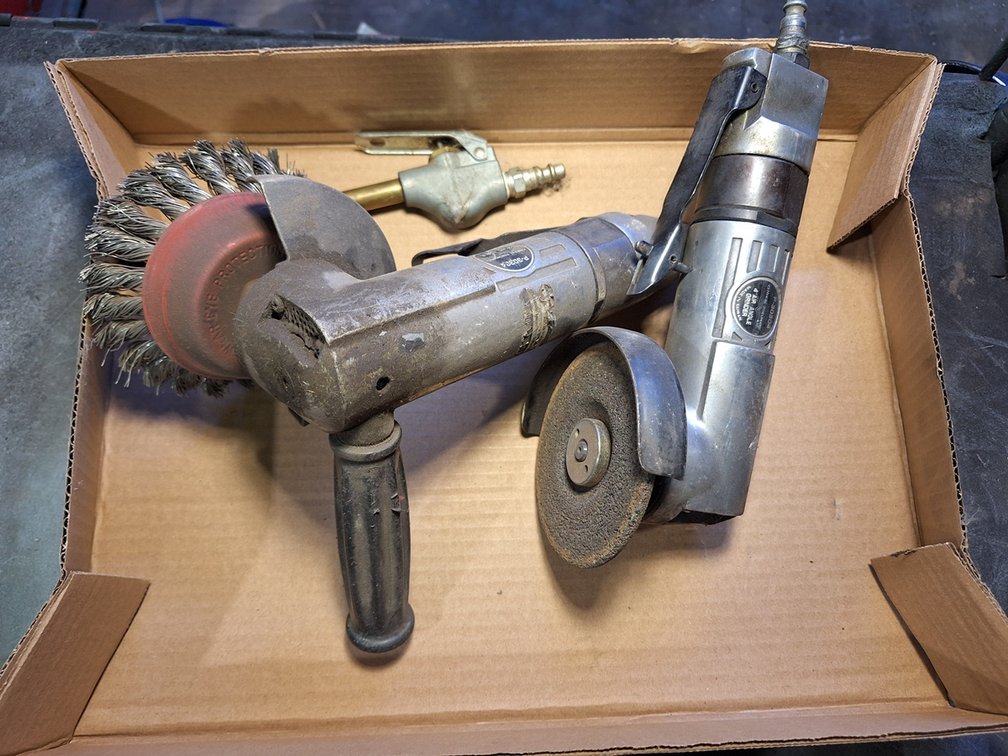 2 Pneumatic Grinders