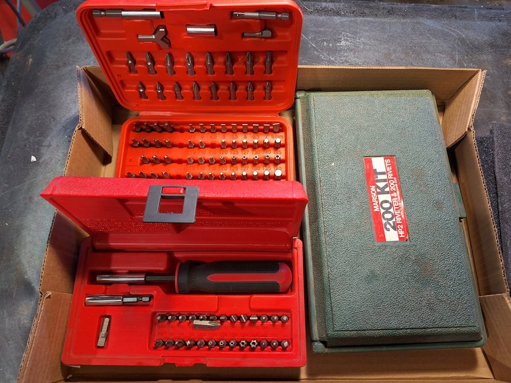 2 Bit Sets, Rivet Kit