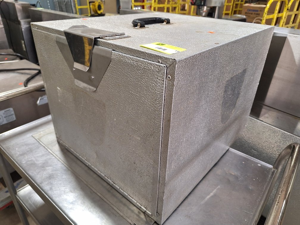 Hot Tote Food Warmer, Model 316-E, 19.25"x21.75"x16"