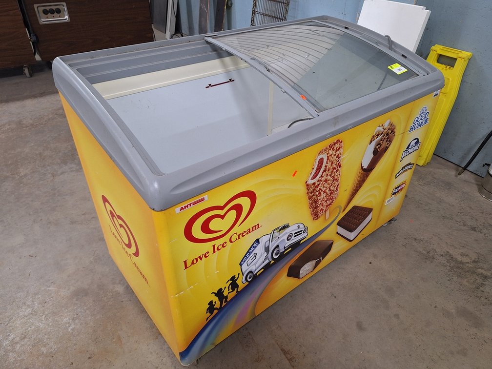 Good Humor Ice Cream Freezer, 48.75"x27.5"x34.75"