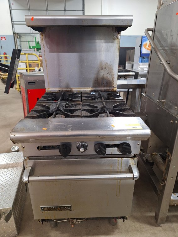 American Range Commercial Gas Stove with Oven, 32"x32.5"x72.5"