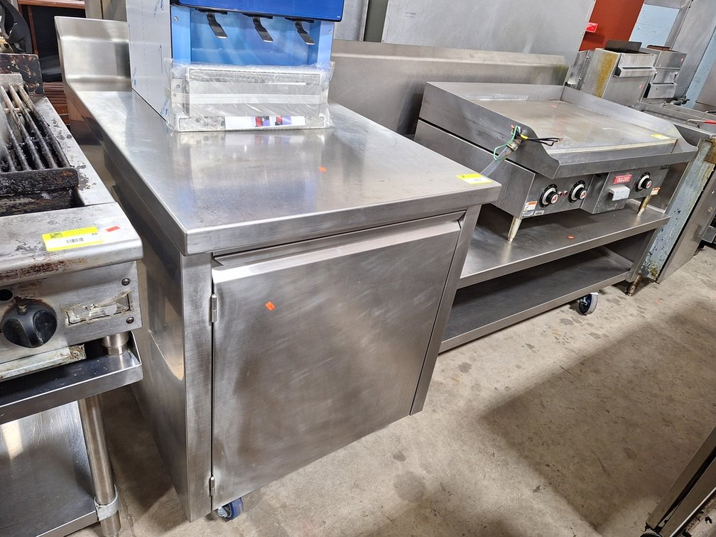 SS Prep Table with Door, 92.25"x39.25"x42.25"