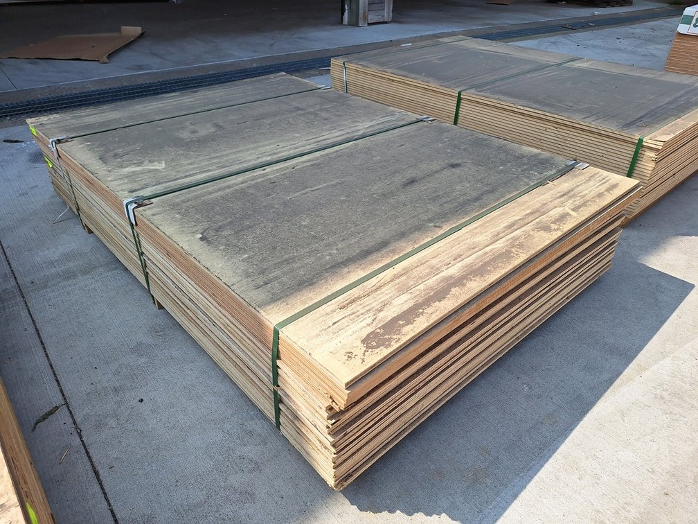 13 Sheets Veneer Core Plywood, 4'x6', 1/2" to 3/4" Thick