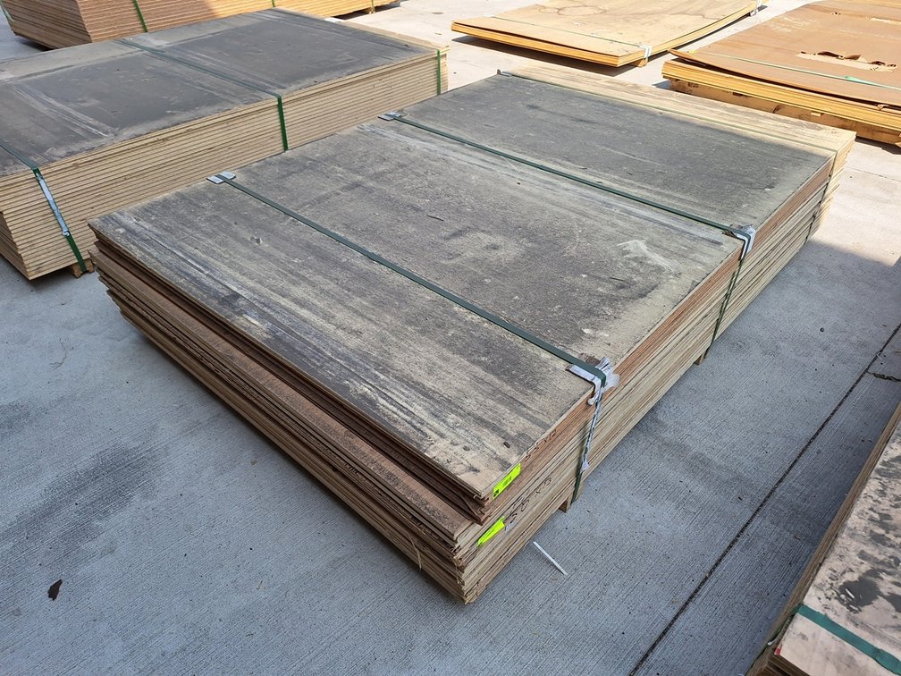 12 Sheets Veneer Core Plywood, 4'x6', 1/2" to 3/4" Thick