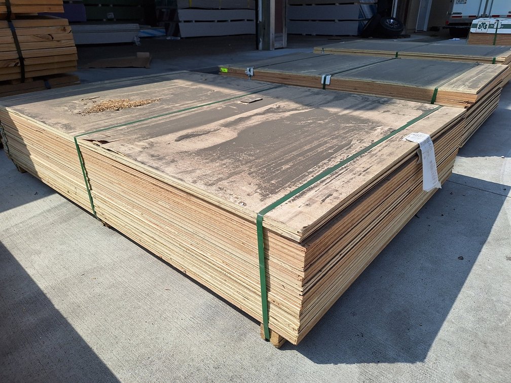 13 Sheets Veneer Core Plywood, 4'x6', 1/2" to 3/4" Thick