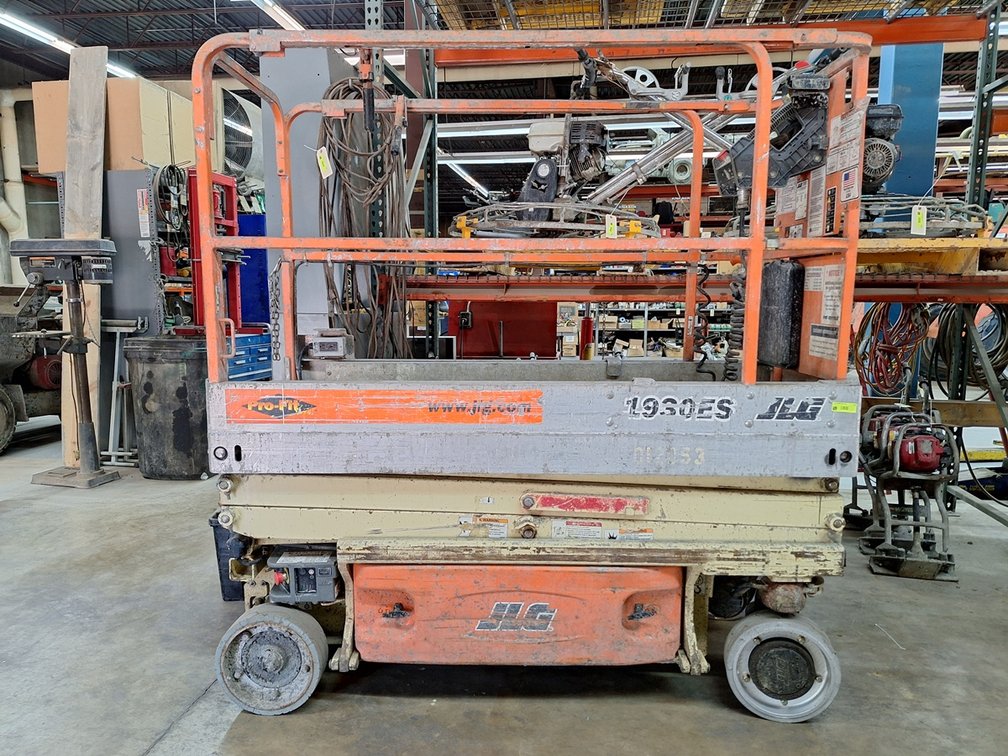 2009 JLG 1930 ES Scissors Lift, Serial 0200192023, Max Platform Height 18.8', On Board Charger