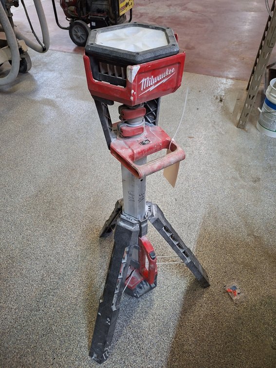 Milwaukee Cordless Worklight Tower