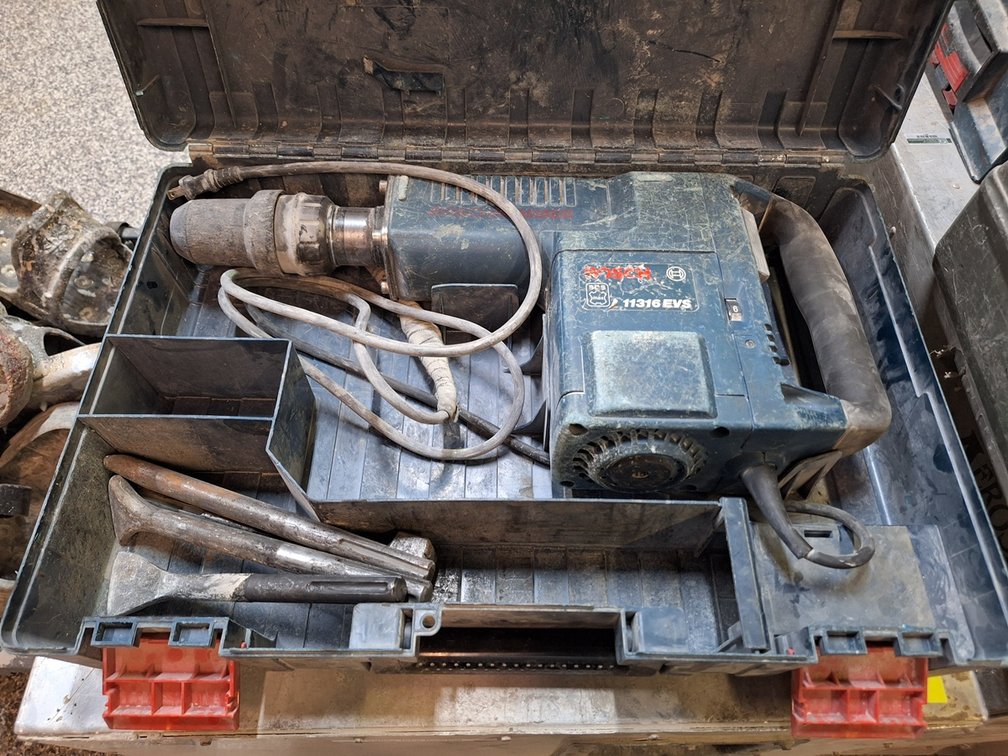 Bosch 11316EVS Heavy Duty Rotary Hammer with Bits