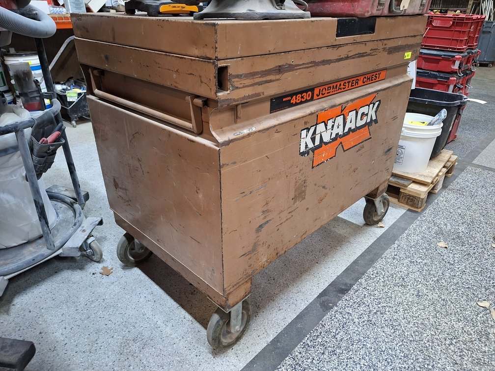 Knaack Model 4830 Jobmaster Metal Chest on Wheels, 48"x31"x44"
