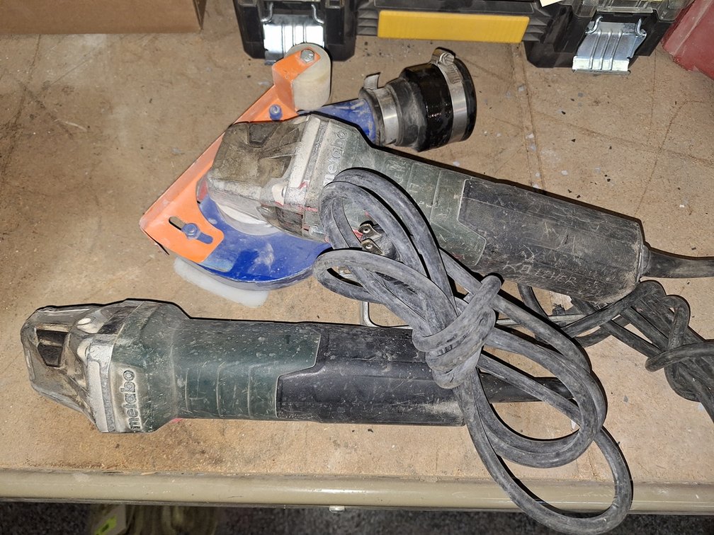 2 Metabo Grinders