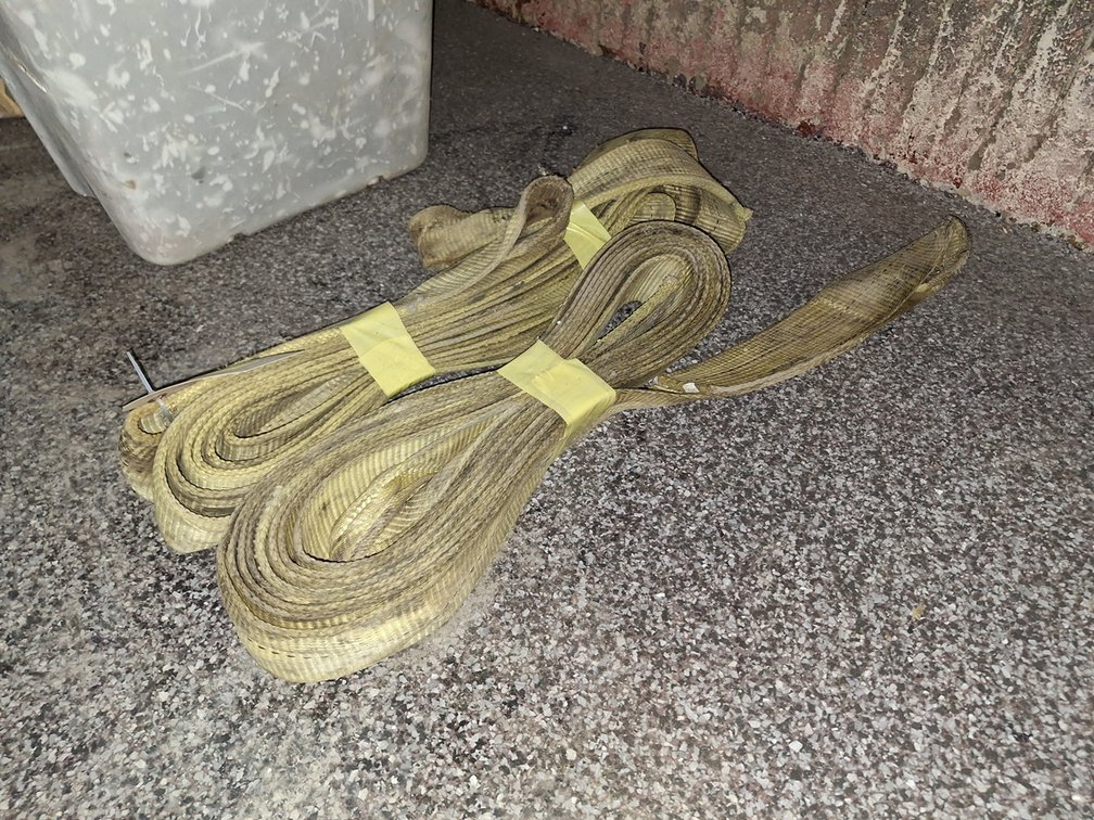2 Tow/Lift Straps
