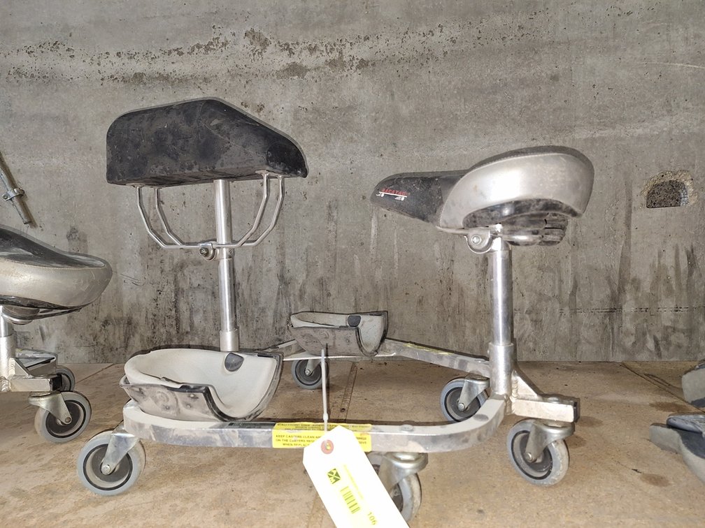 Racatac Concrete Working Kneeling Stool on Wheels
