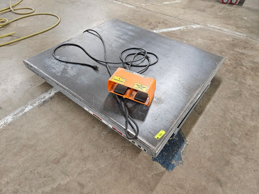 American Lifts 2200 Lb. Lift Table with Foot Pedal, 48"x42", 1 PH