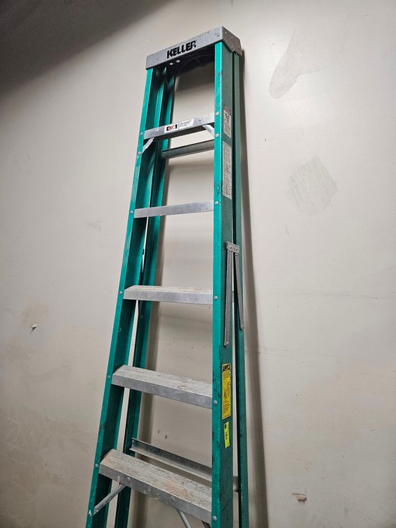 Keller Fiberglass 8' Step Ladder