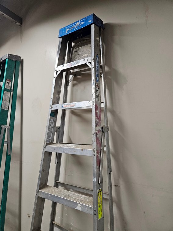 Werner Aluminum 8' Step Ladder
