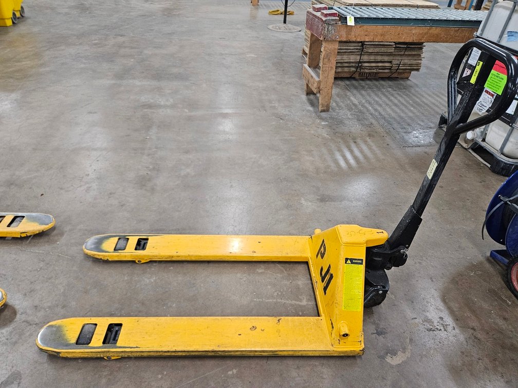 Uline H-1043 Pallet Jack