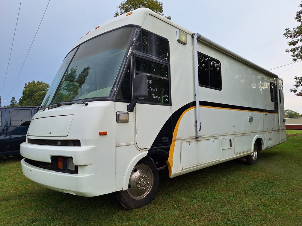 1996 Winnebago 29' Suncruiser Class A Motorhome