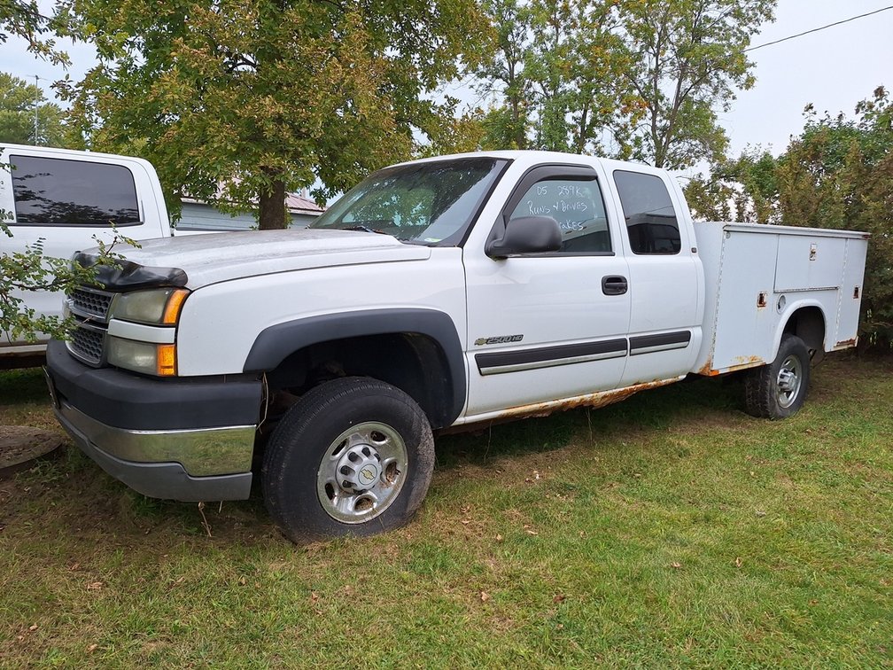 2005 Chevy Silverado 2500 HD Truck