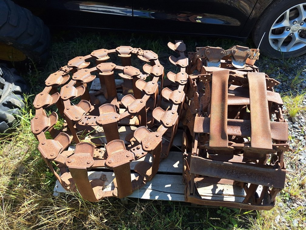 2 Metal Skidsteer Tracks