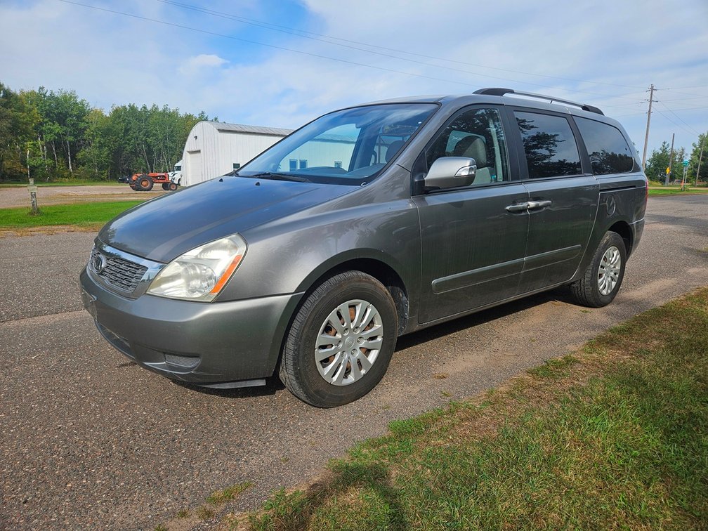 2011 Kia Sedona Van